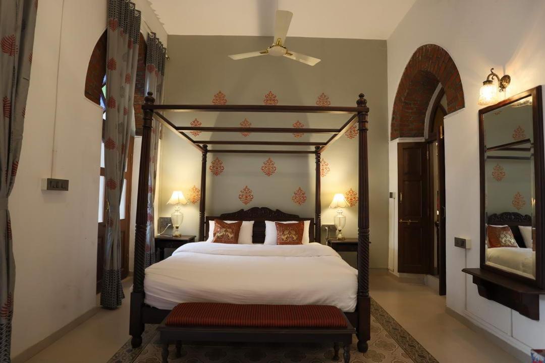 Madhav Bagh - Royal Heritage Stay Vadodara Extérieur photo